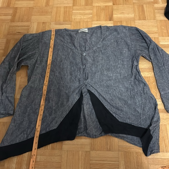 Desert Design Asymmetrical Gray Button-Up Top - Picture 4 of 12